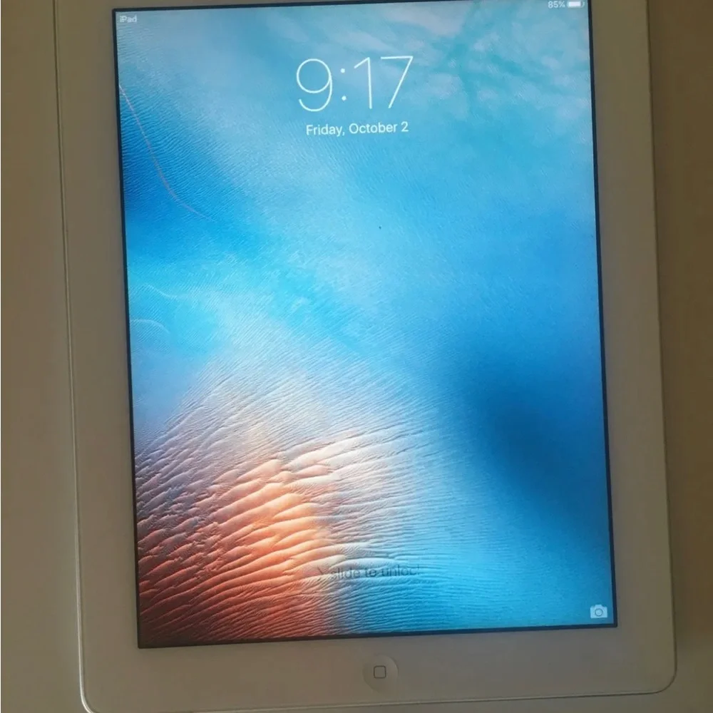 Apple iPad 2 16GB, Wi-Fi, 9.7in - White